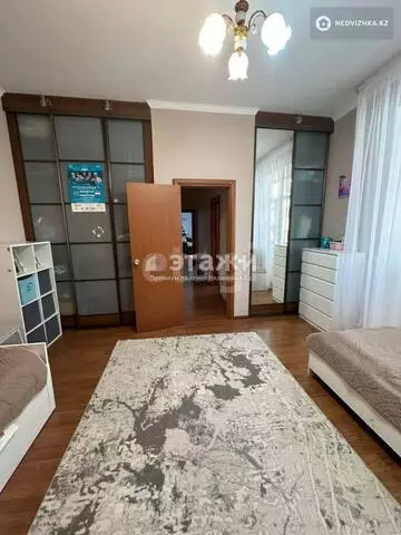 3-комнатная квартира, этаж 3 из 4, 90 м²