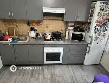 4-комнатная квартира, этаж 3 из 5, 85 м²