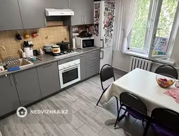 4-комнатная квартира, этаж 3 из 5, 85 м²