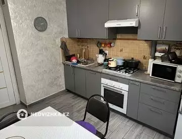 4-комнатная квартира, этаж 3 из 5, 85 м²