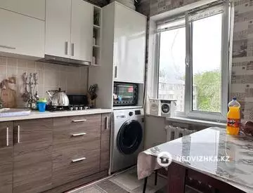 3-комнатная квартира, этаж 4 из 4, 60 м²