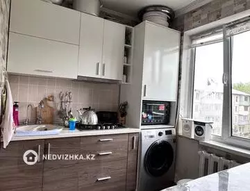 3-комнатная квартира, этаж 4 из 4, 60 м²