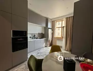 2-комнатная квартира, этаж 4 из 7, 85 м²