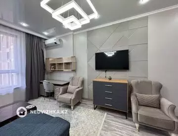 2-комнатная квартира, этаж 2 из 12, 52 м²