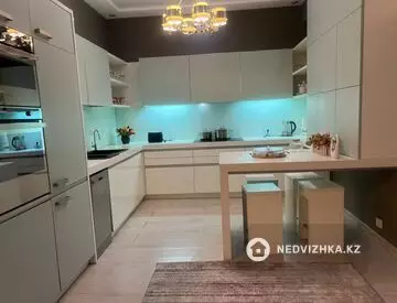 3-комнатная квартира, этаж 2 из 10, 120 м²