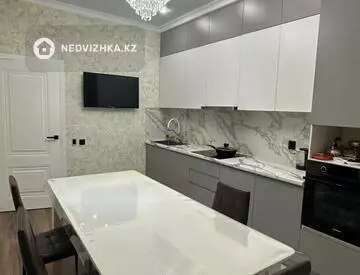 3-комнатная квартира, этаж 1 из 12, 82 м²