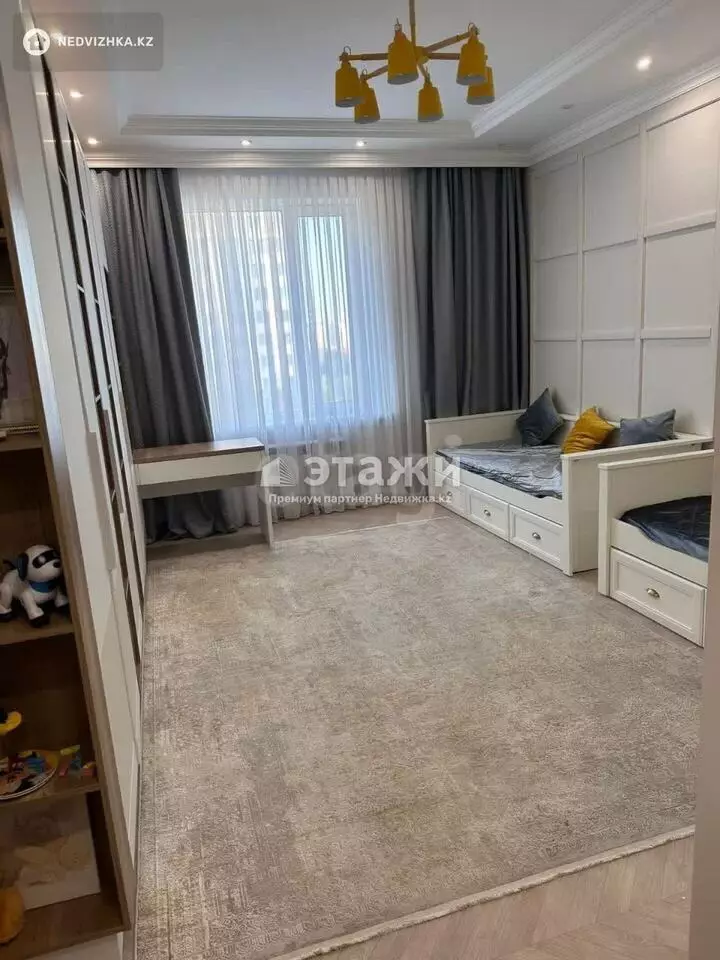 164 м², 4-комнатная квартира, этаж 2 из 10, 164 м², изображение - 1