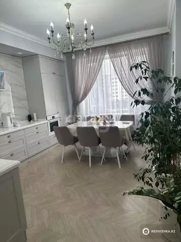 164 м², 4-комнатная квартира, этаж 2 из 10, 164 м², изображение - 1