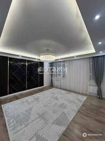 2-комнатная квартира, этаж 4 из 9, 75 м²