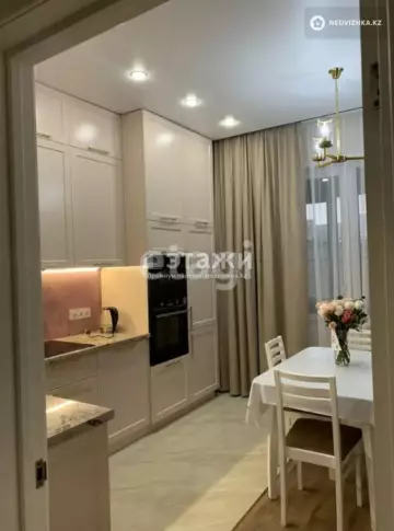 3-комнатная квартира, этаж 4 из 19, 86 м²