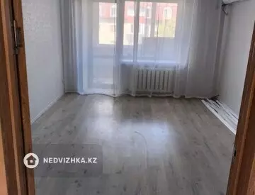 3-комнатная квартира, этаж 1 из 5, 60 м²