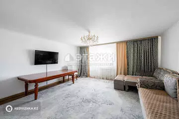 2-комнатная квартира, этаж 3 из 6, 94 м²