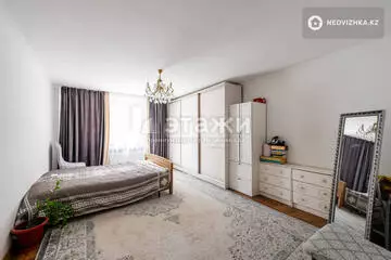 2-комнатная квартира, этаж 3 из 6, 94 м²