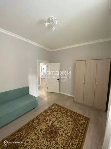 3-комнатная квартира, этаж 3 из 10, 74 м²