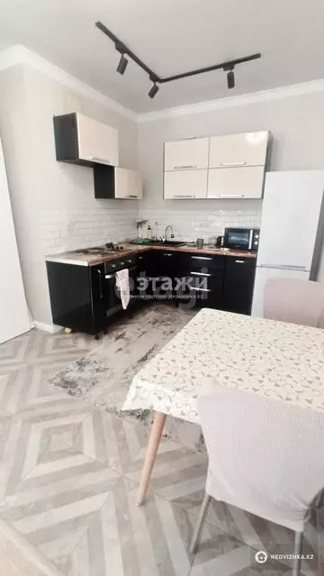 2-комнатная квартира, этаж 9 из 9, 52 м²