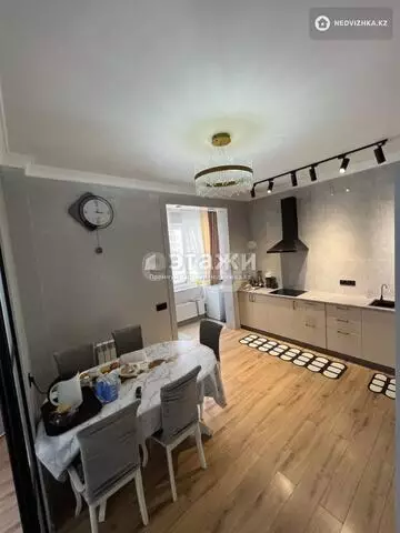 3-комнатная квартира, этаж 2 из 18, 104 м²