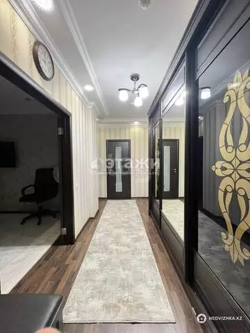 2-комнатная квартира, этаж 13 из 17, 63 м²