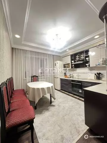 2-комнатная квартира, этаж 13 из 17, 63 м²