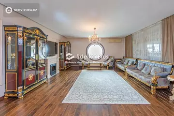 7-комнатная квартира, этаж 13 из 14, 400 м²