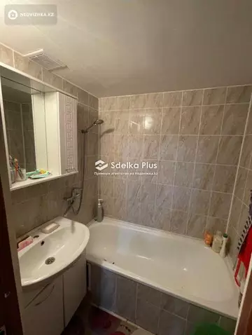 3-комнатная квартира, этаж 4 из 5, 84 м²