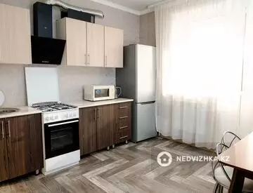 1-комнатная квартира, этаж 2 из 9, 45 м², посуточно