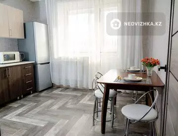 1-комнатная квартира, этаж 2 из 9, 45 м², посуточно