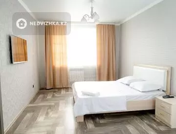 1-комнатная квартира, этаж 2 из 9, 45 м², посуточно