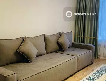 2-комнатная квартира, этаж 4 из 9, 70 м², посуточно