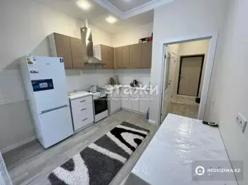 1-комнатная квартира, этаж 4 из 12, 38 м²