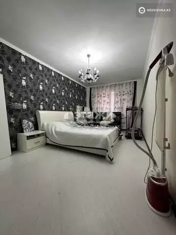 2-комнатная квартира, этаж 5 из 12, 80 м²