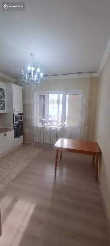 2-комнатная квартира, этаж 3 из 10, 74 м²