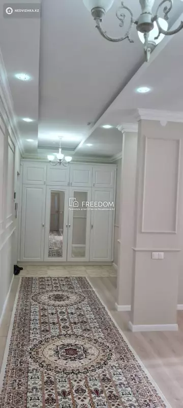 2-комнатная квартира, этаж 3 из 10, 74 м²