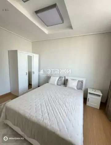 3-комнатная квартира, этаж 25 из 33, 95 м²