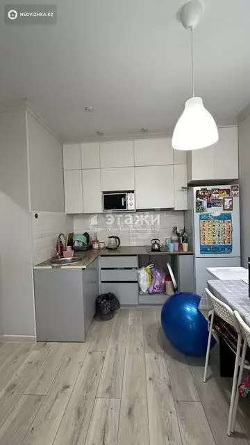 1-комнатная квартира, этаж 9 из 12, 38 м²