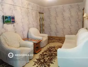 3-комнатная квартира, этаж 2 из 5, 60 м²