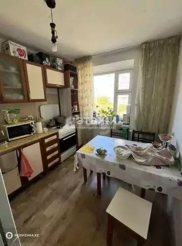 4-комнатная квартира, этаж 6 из 9, 82 м²