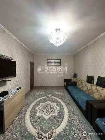 2-комнатная квартира, этаж 8 из 9, 65 м²