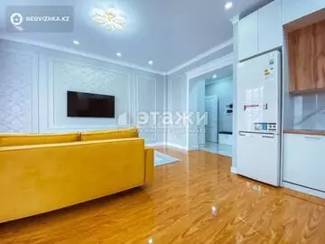 2-комнатная квартира, этаж 9 из 12, 67 м², на длительный срок