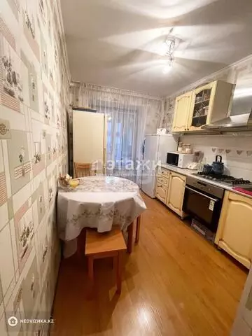 3-комнатная квартира, этаж 1 из 2, 63 м²