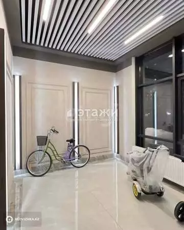 2-комнатная квартира, этаж 8 из 17, 51 м²