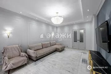 4-комнатная квартира, этаж 3 из 21, 139 м²