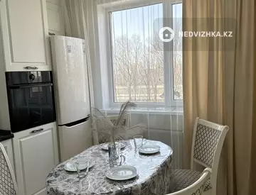 2-комнатная квартира, этаж 2 из 10, 68 м², посуточно