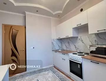 1-комнатная квартира, этаж 12 из 10, 31 м²