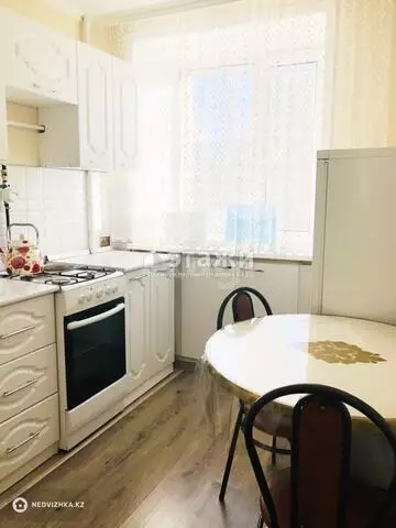 1-комнатная квартира, этаж 4 из 9, 36 м²