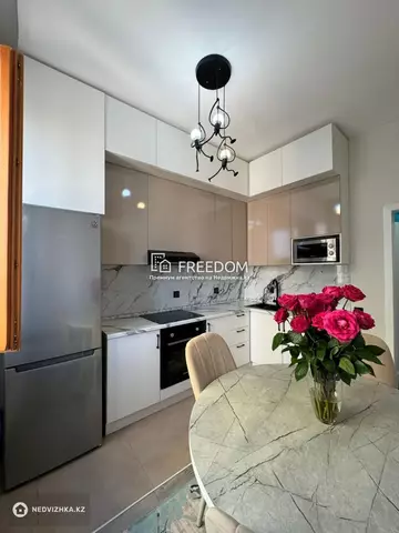 2-комнатная квартира, этаж 8 из 11, 60 м²