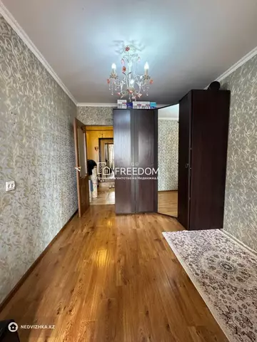 1-комнатная квартира, этаж 3 из 6, 37 м²