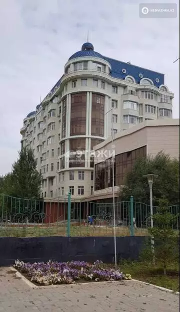 2-комнатная квартира, этаж 2 из 10, 107 м²