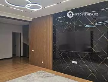 3-комнатная квартира, этаж 4 из 12, 142 м²