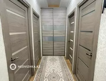 3-комнатная квартира, этаж 4 из 5, 74 м²