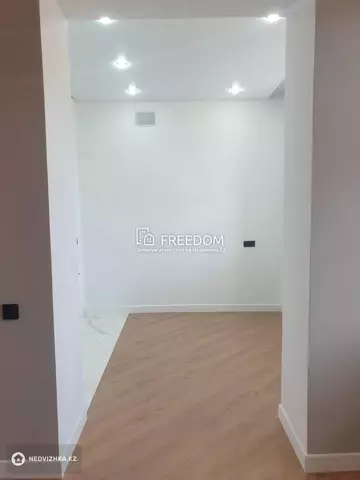 2-комнатная квартира, этаж 8 из 9, 50 м²